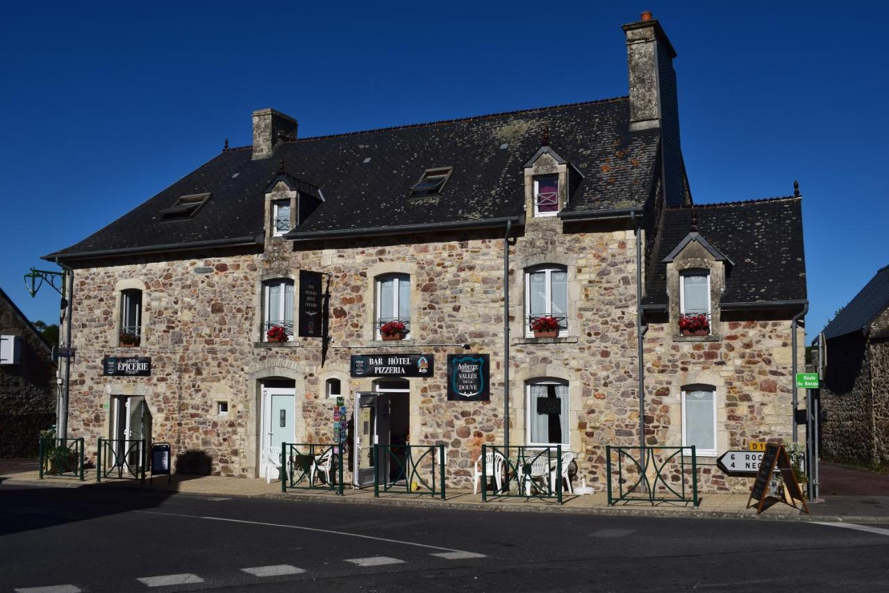 Auberge De La Vallee De La Douve L'Etang-Bertrand Exterior photo